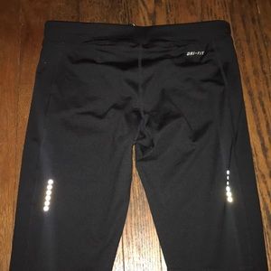 🔥🔥NIKE RUNNING DRI FIT CROPPED LEGGINGS